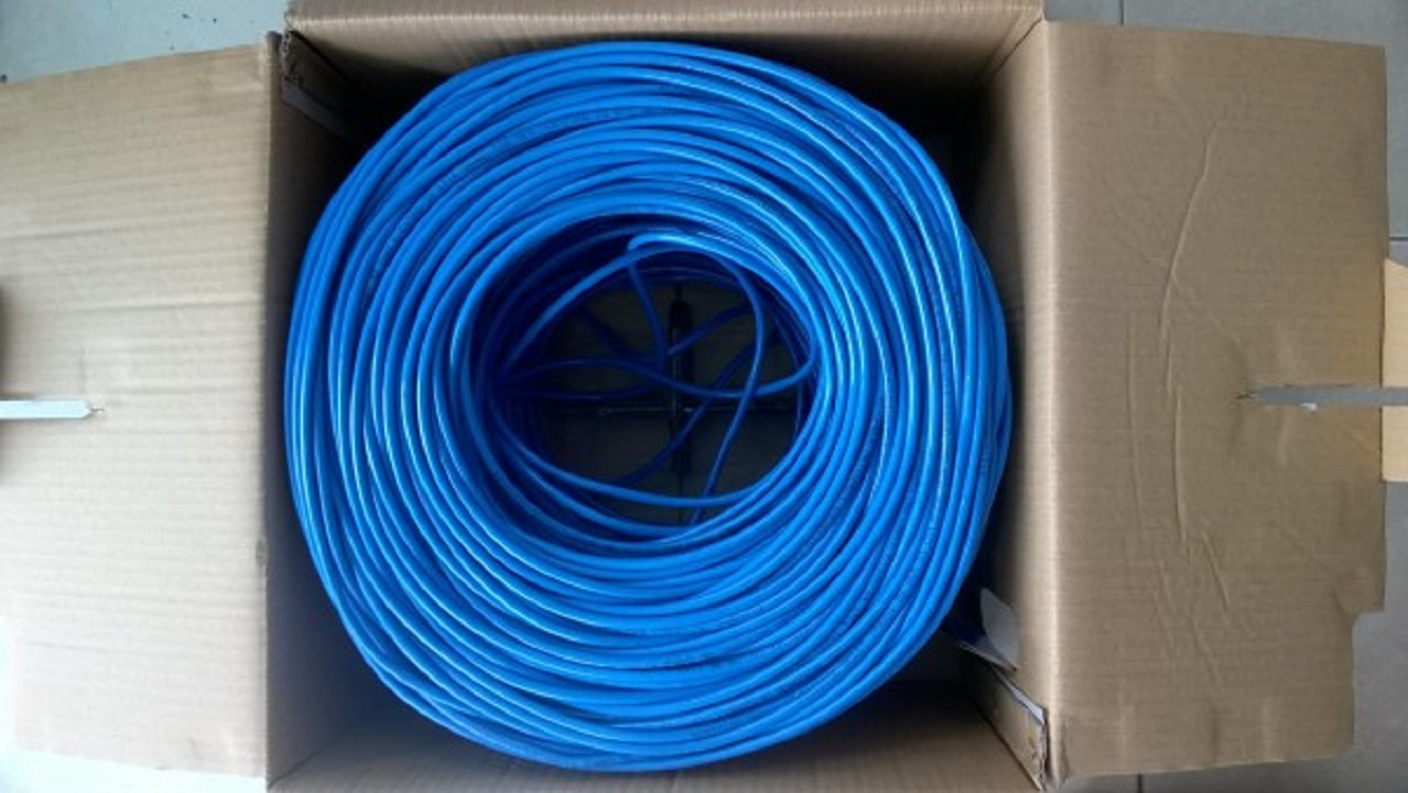 Thùng dây mạng cat5e 305m