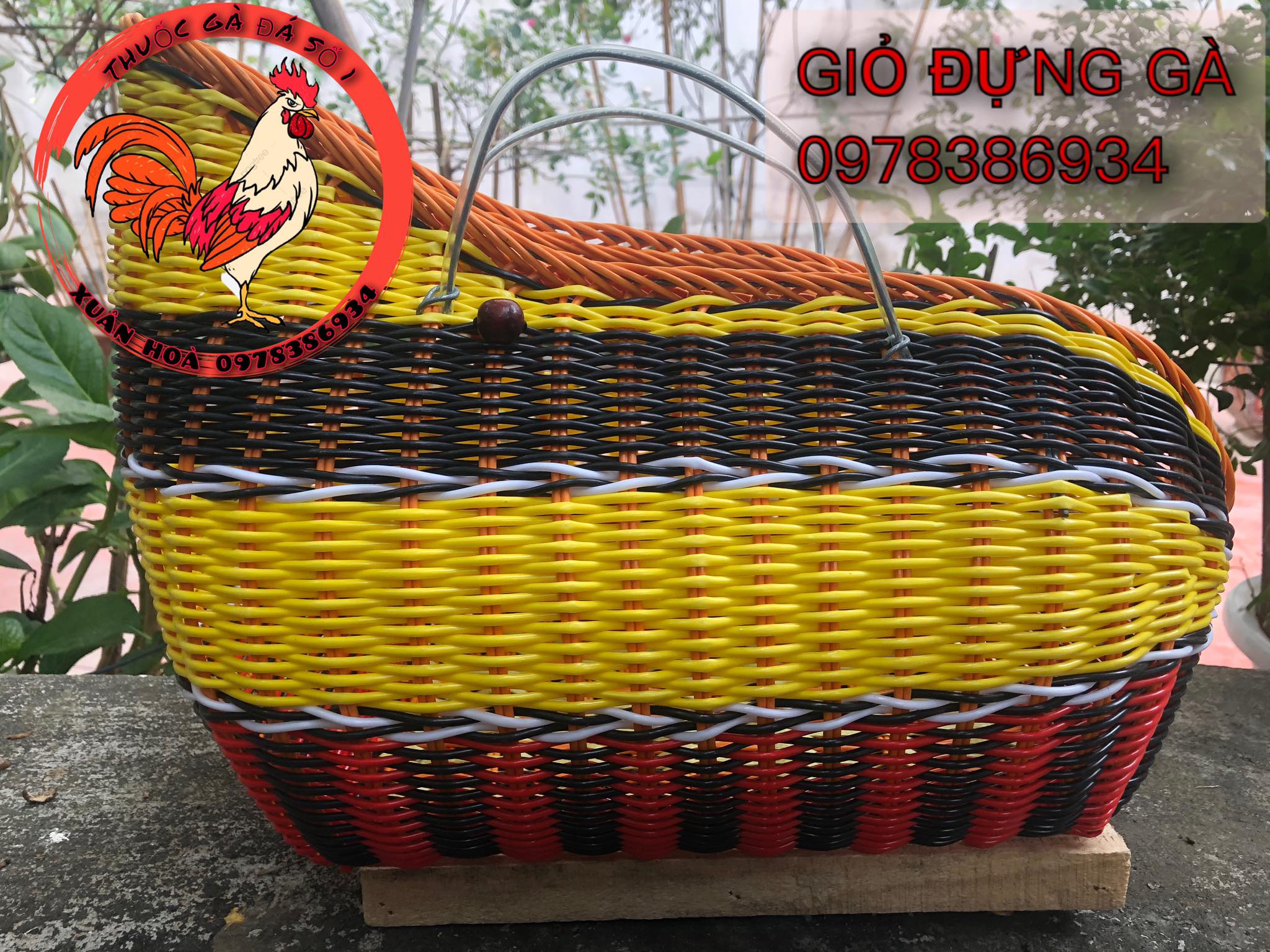 Giỏ sách gà đi, mang thóc lúa về