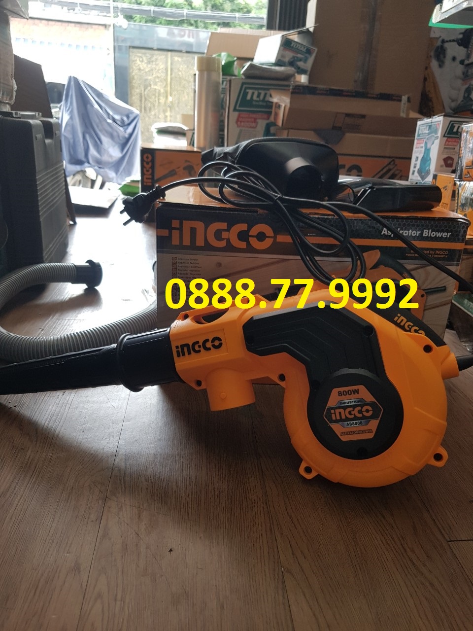 Máy thổi bụi 800W hiệu Ingco AB8008