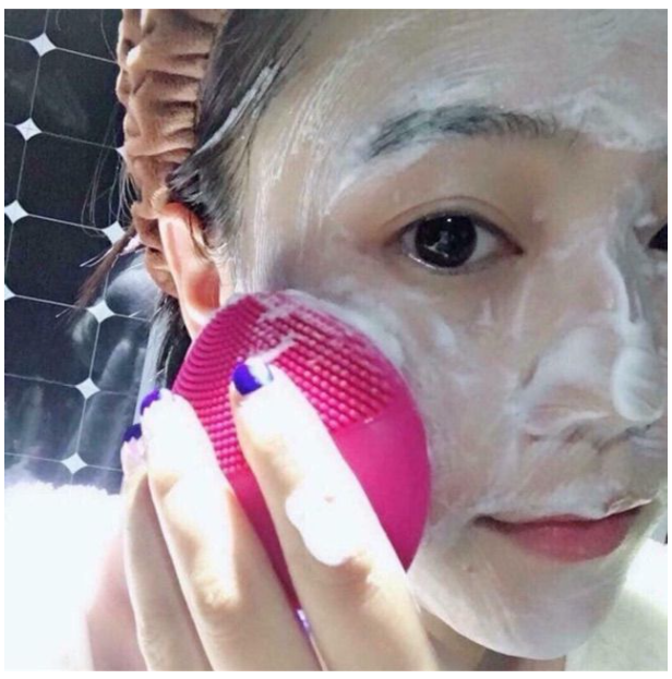 Máy Rửa Mặt Forever Mini 2 làm sạch da, massage mặt hiệu quả
