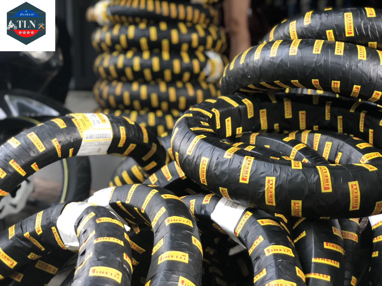 [HCM]VỎ PIRELLI GAI PIRELLI ROSSO CORSA 2 100/80-17