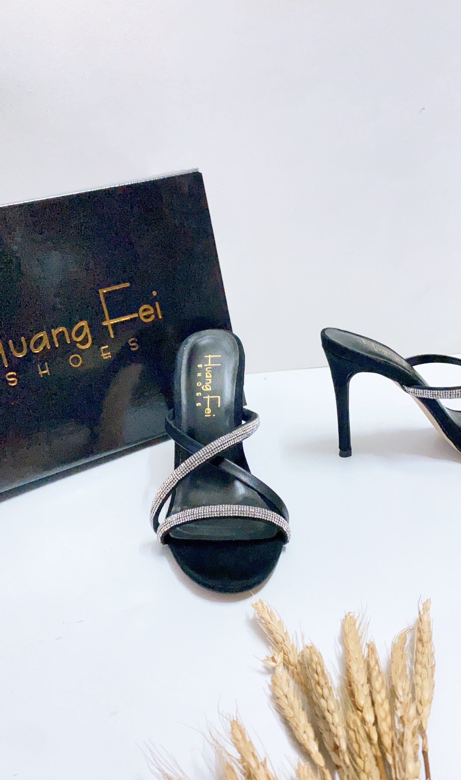 Guốc cao gót 3 dây đính cườm gót cao 7 cm