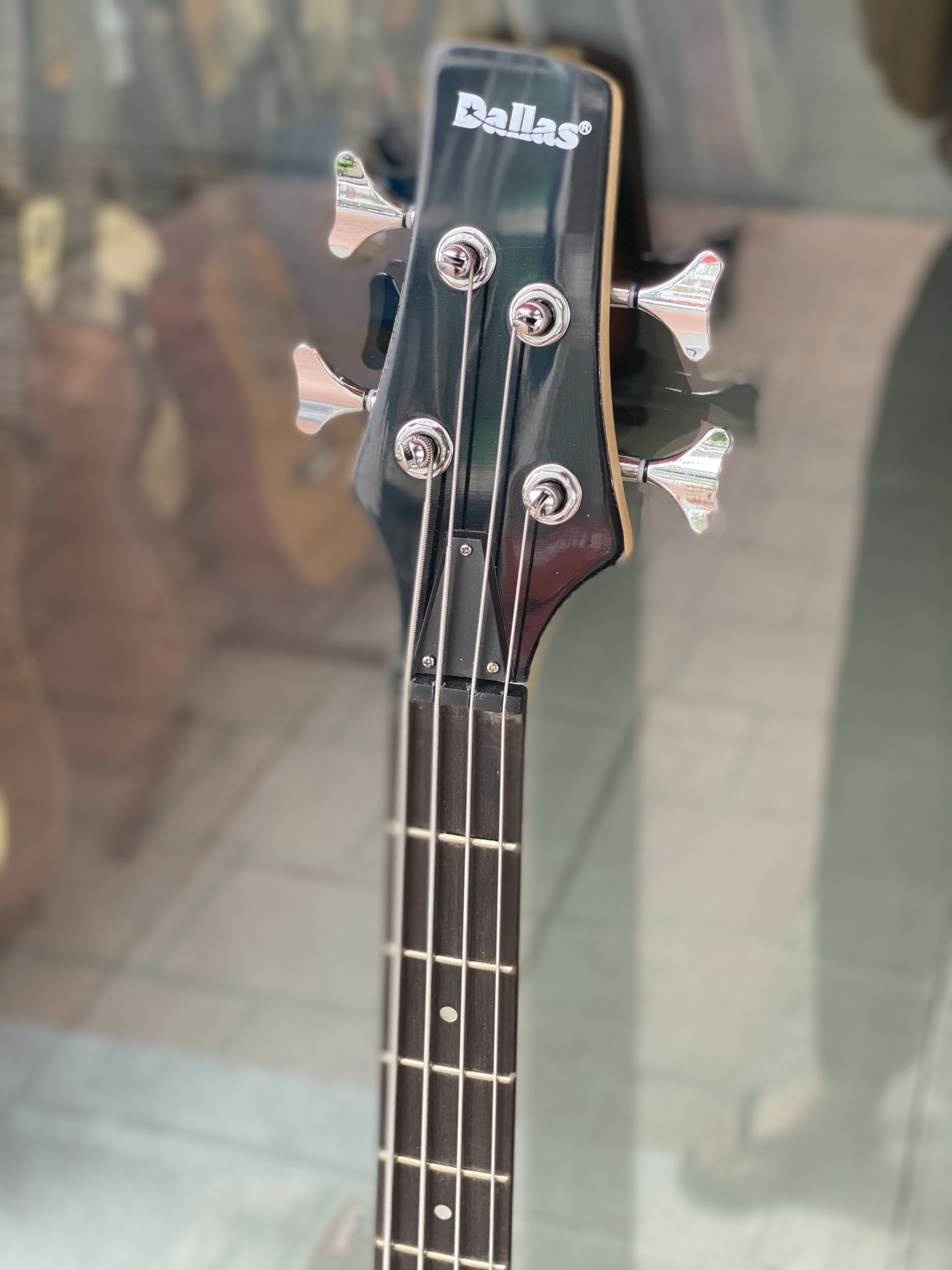 Đàn Guitar bass điện Dallas 3 mobin
