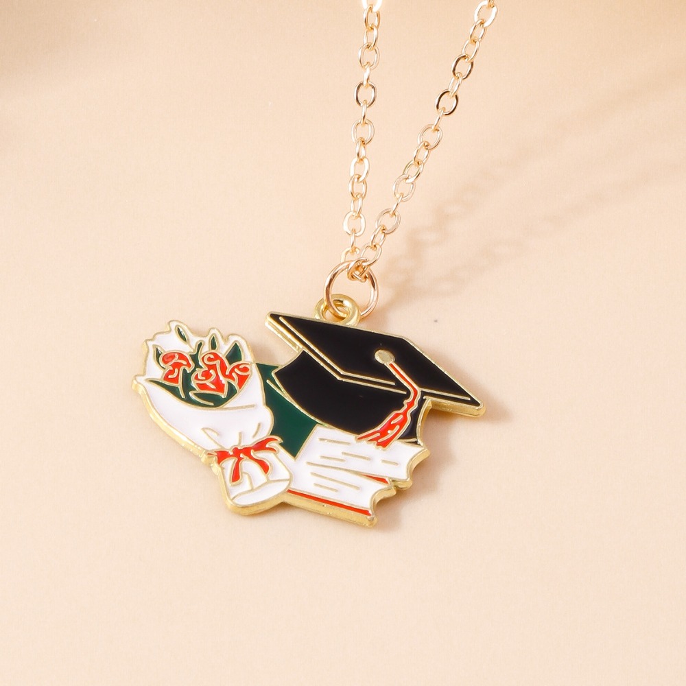 Gift 2024 Creative Necklace Flowers Graduation Cap Pendant Clavicle Chain New Commemorate Jewelry Accessories Student. 
