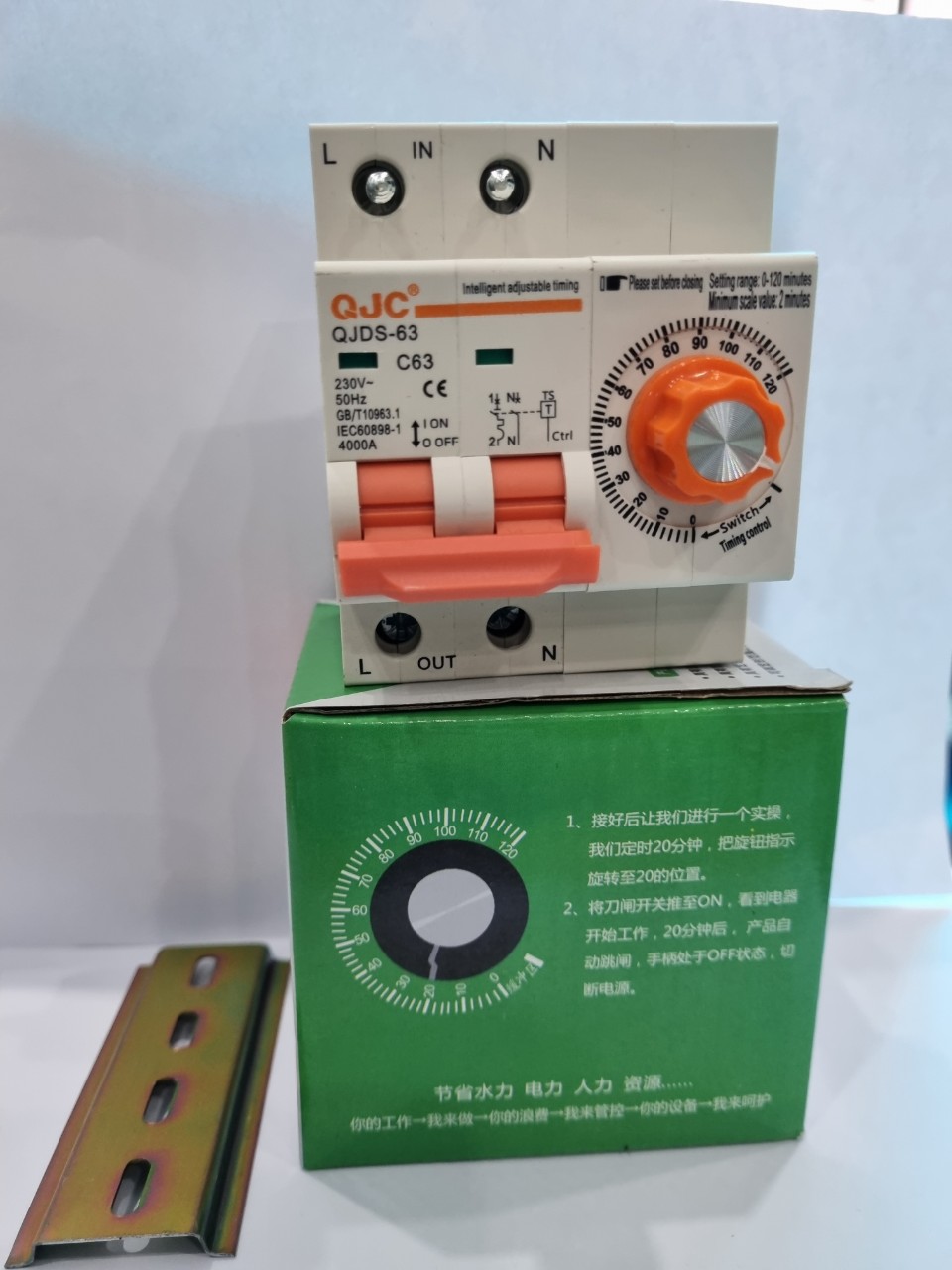 Áp tô mát hẹn giờ  tắt 2P 63A
