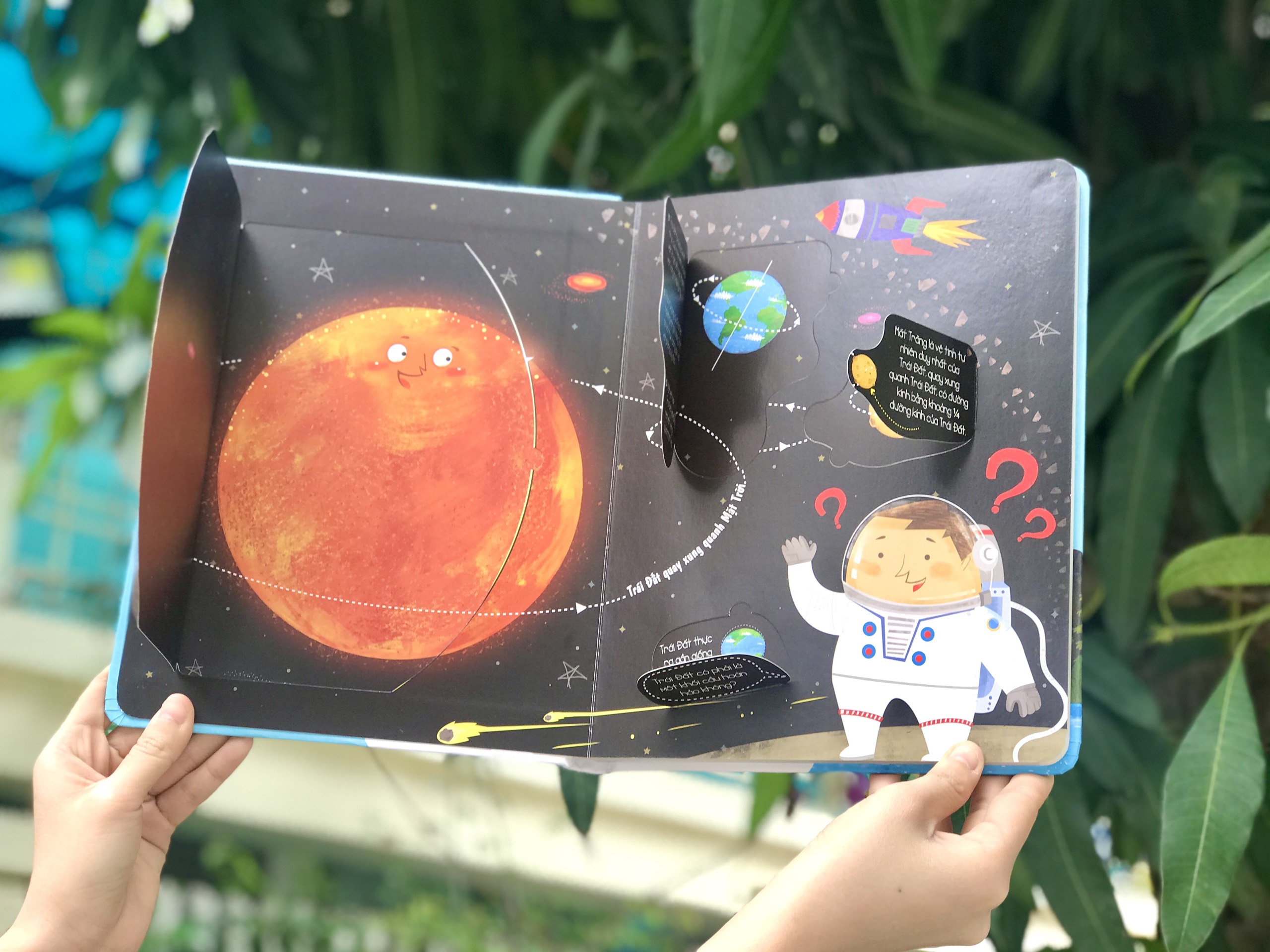 Lift-The-Flap - Lật mở khám phá - Planet Earth