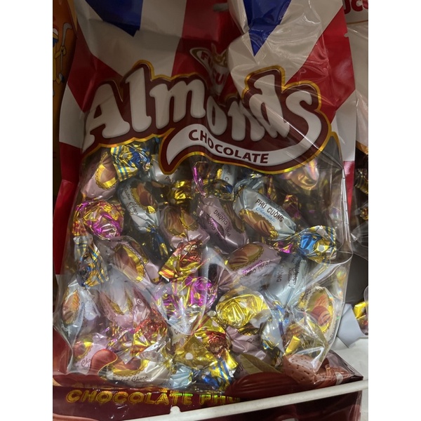 Gói kẹo Chocolate hạnh nhân phú cường
