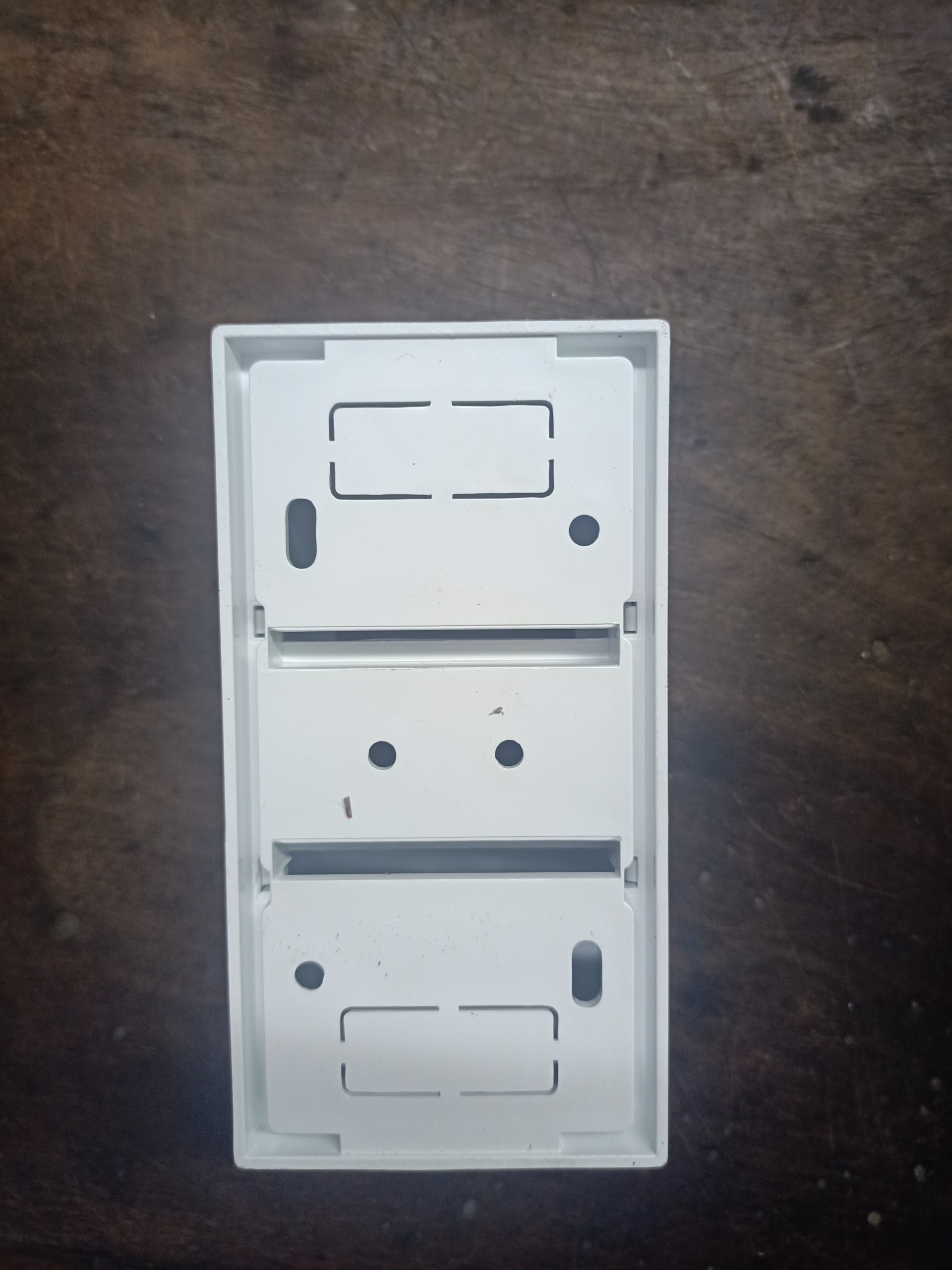 HỘP CHỨA MCB 3 PHA GẮN NỔI
