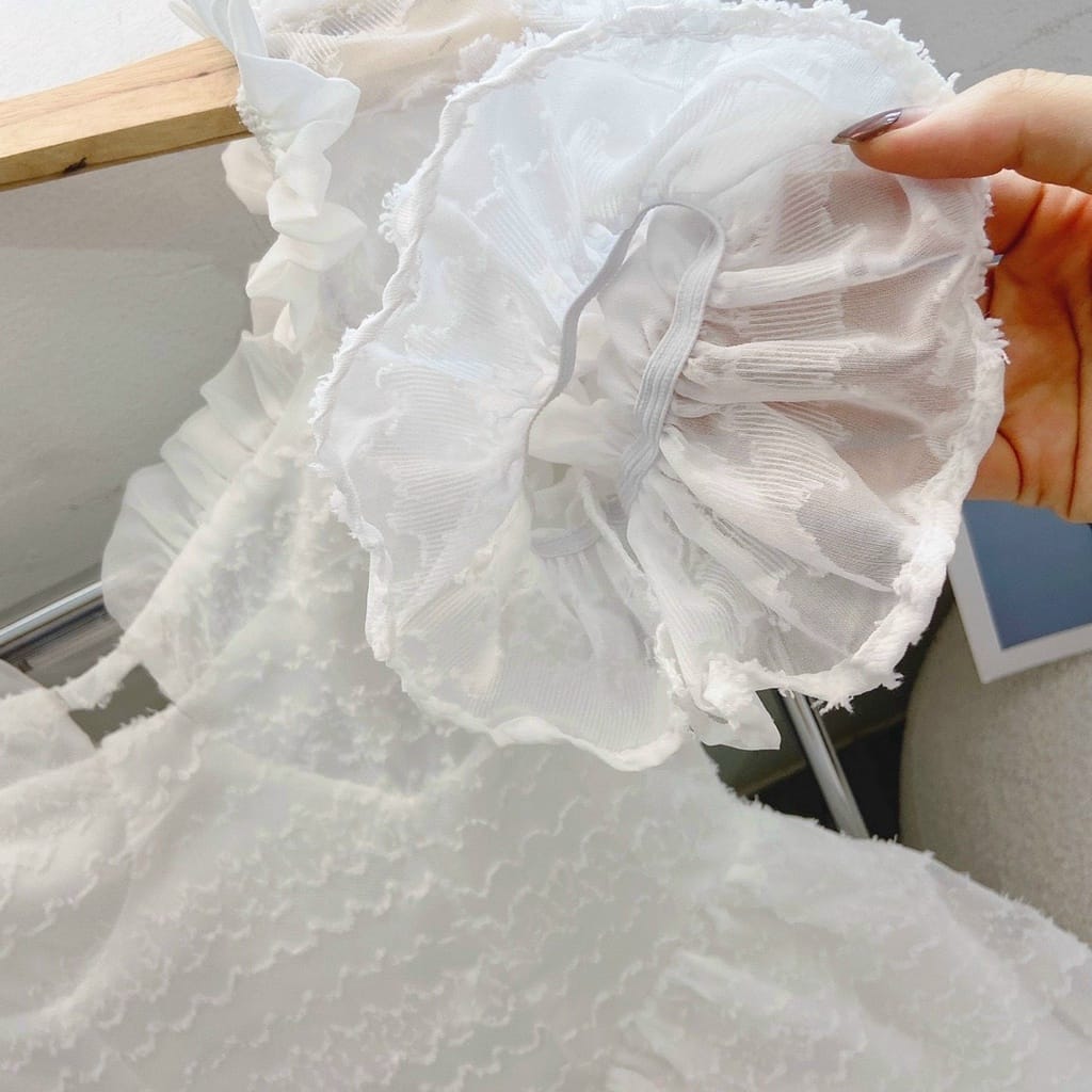 [HÀNG ĐẸP] Đầm Trắng Hoa Nổi Cổ U Viền Bèo