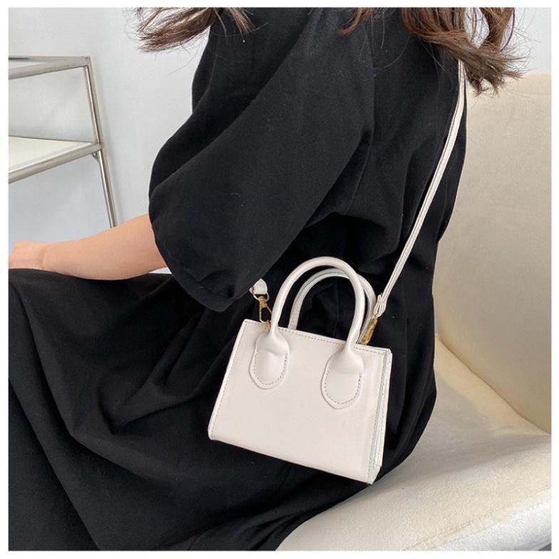 Túi đeo chéo nữ mini da trơn 2 quai Bag Kem