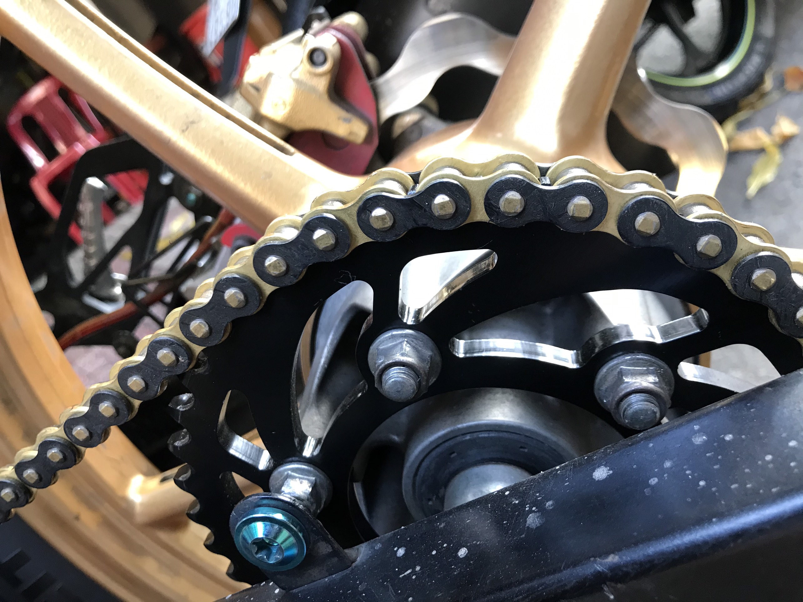 [HCM]SÊN RK CHAIN 10LI 428HSB ĐEN VÀNG C.HÃNG