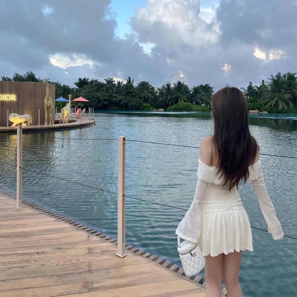 JaneQ Đầm trễ vai hoa nhí kiểu Pháp