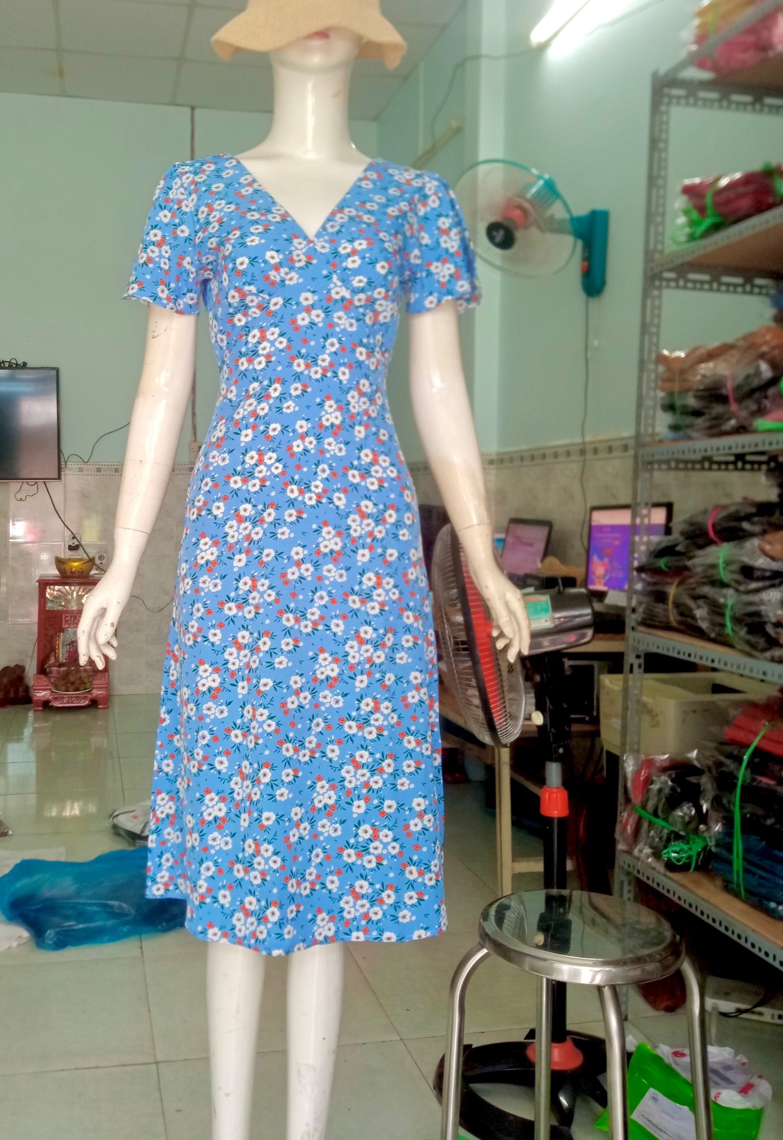 [HCM]ĐẦM MAXI HOA  CỔ TIM BLUE