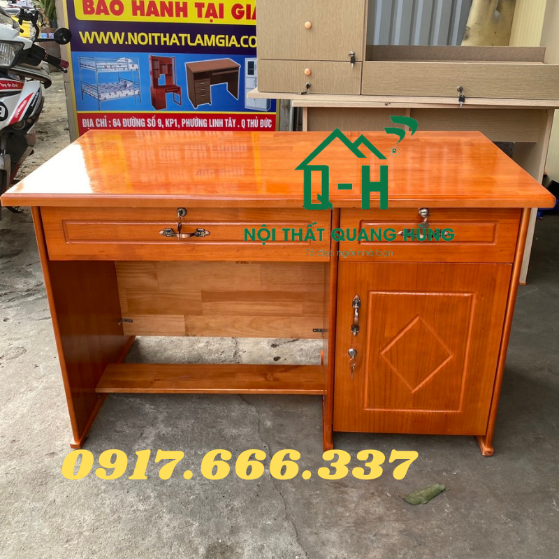 Bàn làm việc gỗ thông 1m2 màu nâu cao cấp dành cho văn phòng