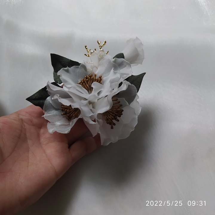 Hoa cài áo hadmade Cato màu trắng