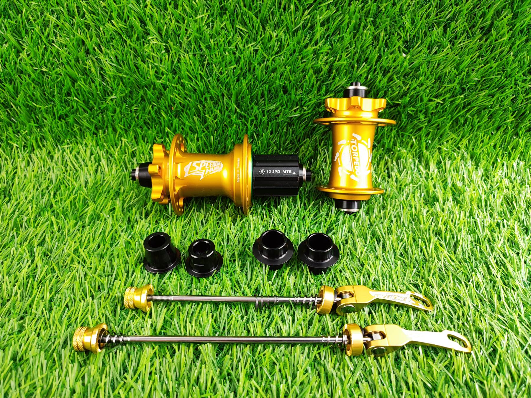 GBBS Speedone Torpedo 8 Pawls Sealed Bearing Bicycle Hub w/ Thru Axle