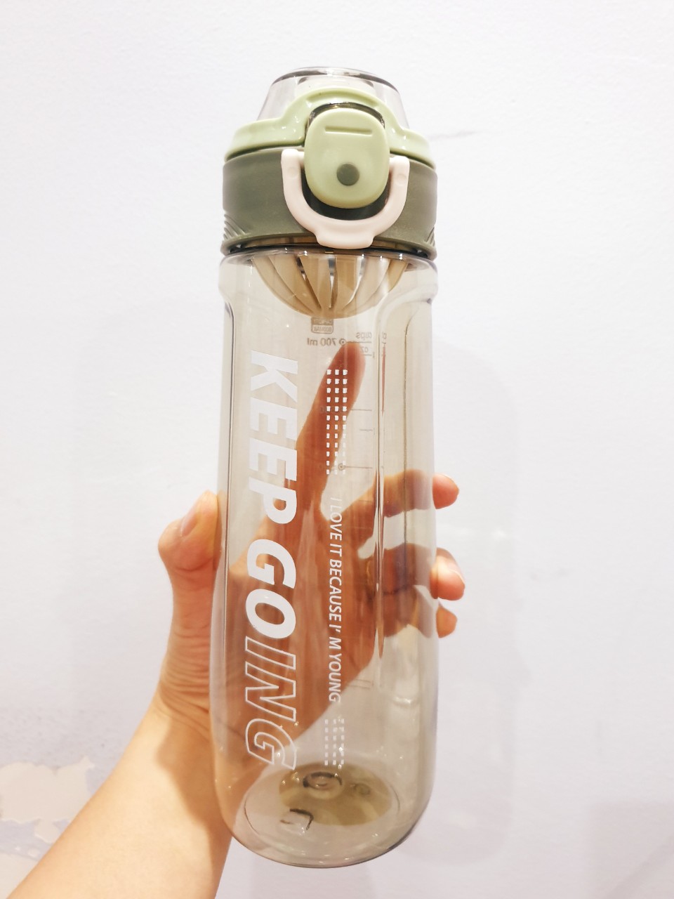 Bình nước thể thao Keep Going 800ml bằng nhựa cao cấp