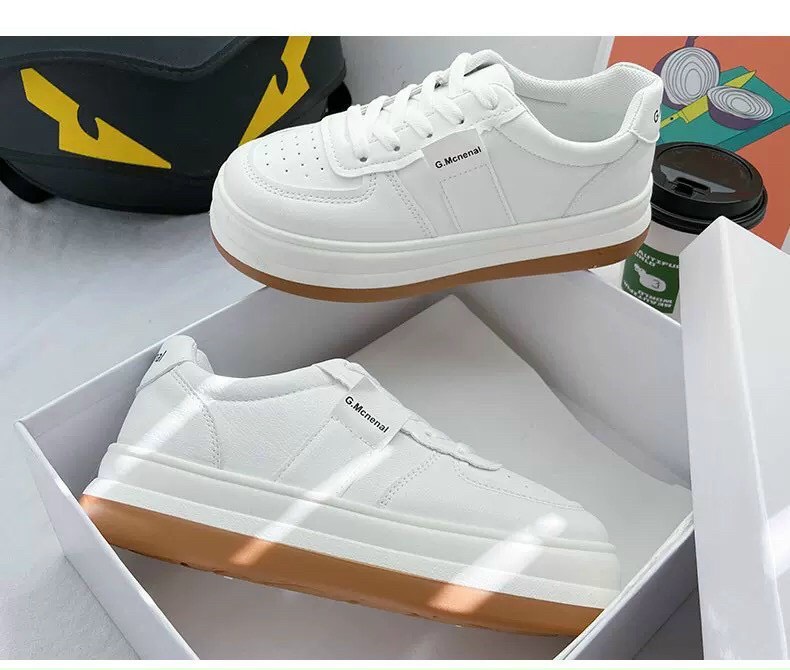 giày nữ basic sneaker trắng tuyết đế nâu nổi bật