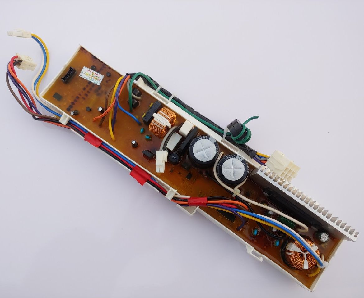 board công suất máy giặt Sanyo ASW - D900HT ( hãng tháo máy rin )