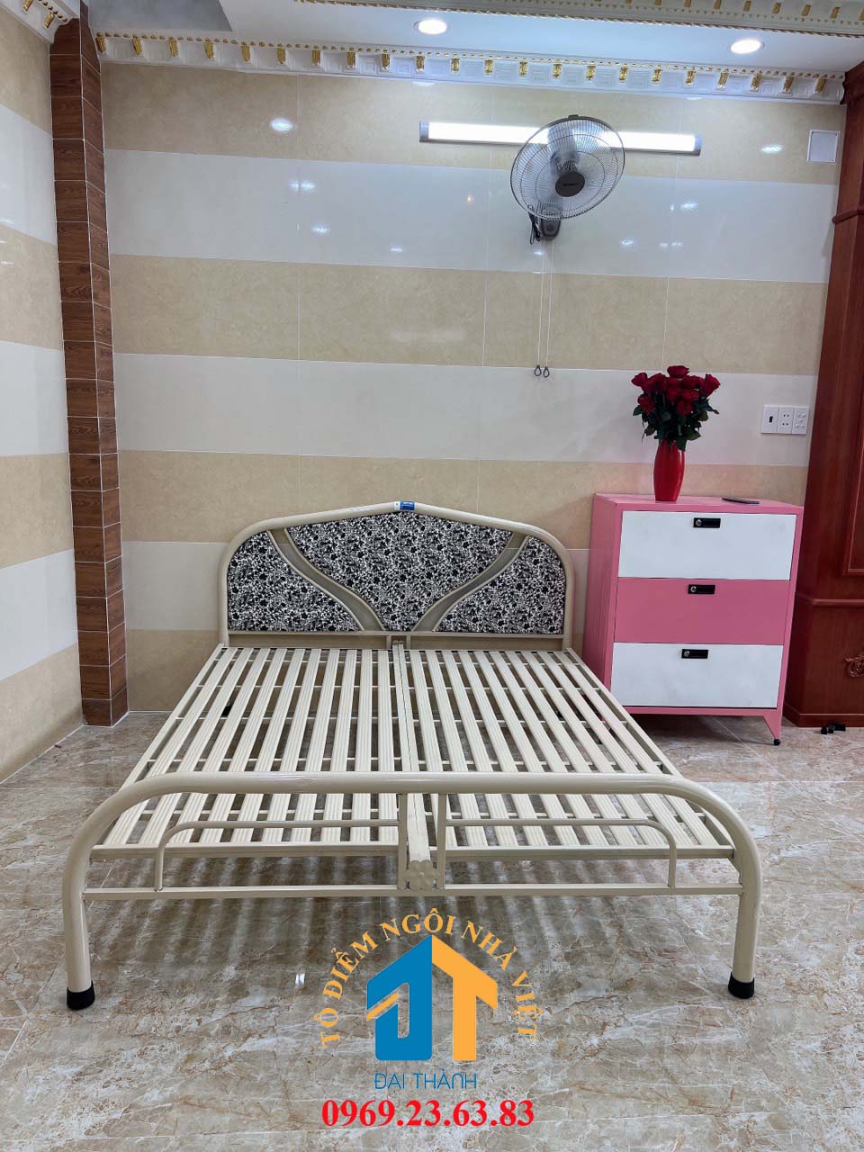 Giường  sắt kích thước ngang 1M6 dài 2M – GS304 mẫu đơn giản, tiện dụng, dễ dàng tháo ráp di chuyển.