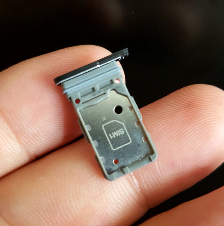 Good Samsung Galaxy S21 plus SIM card tray
