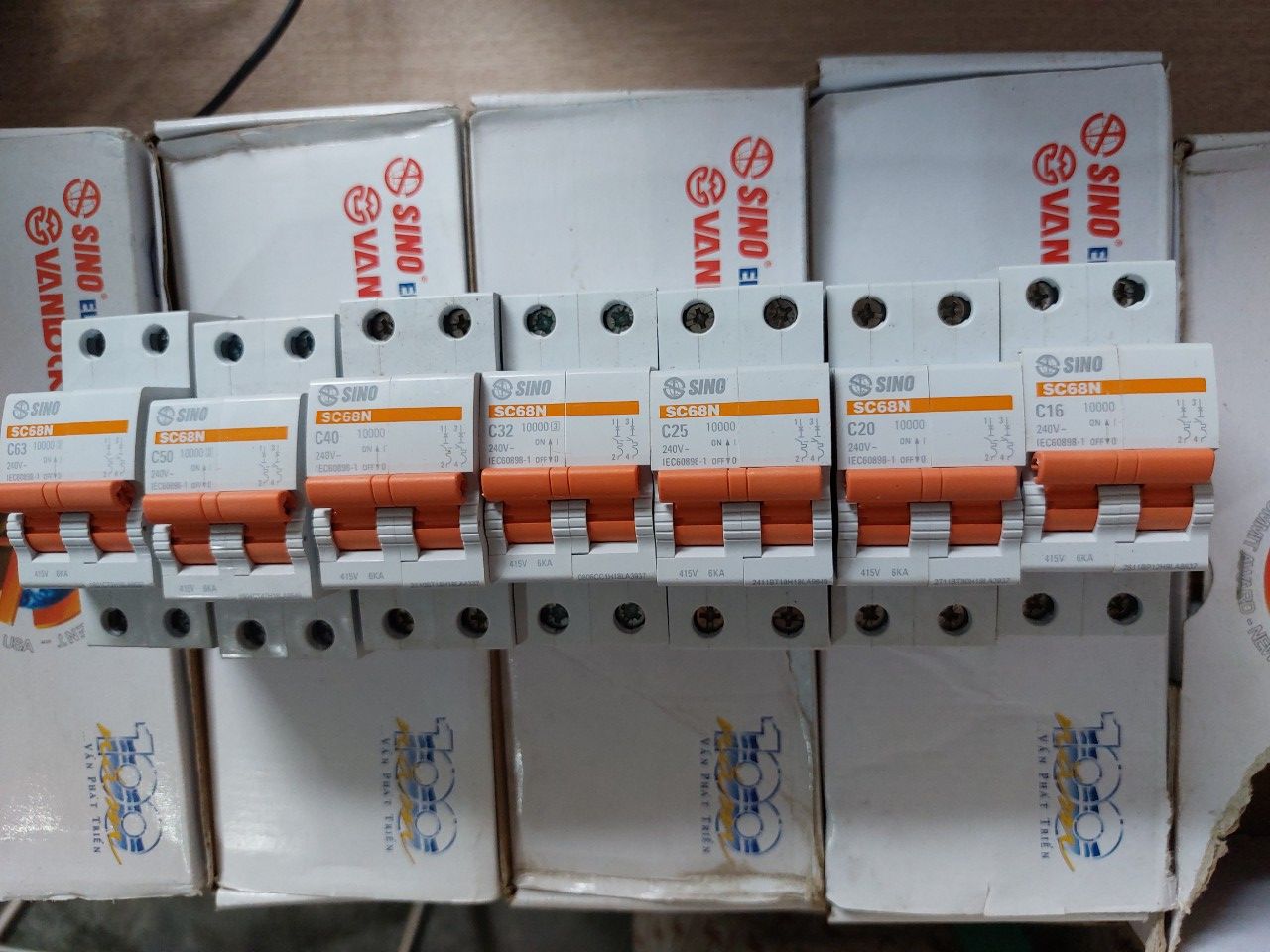Át đôi Sino 2P 16A/20A/25A/32A/40A/50A/63A SC68N