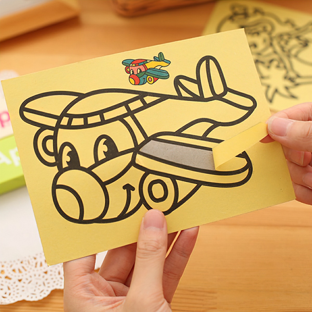 Set 5 tranh cát cho bé tập tô màu, có sẵn cát cindyhome