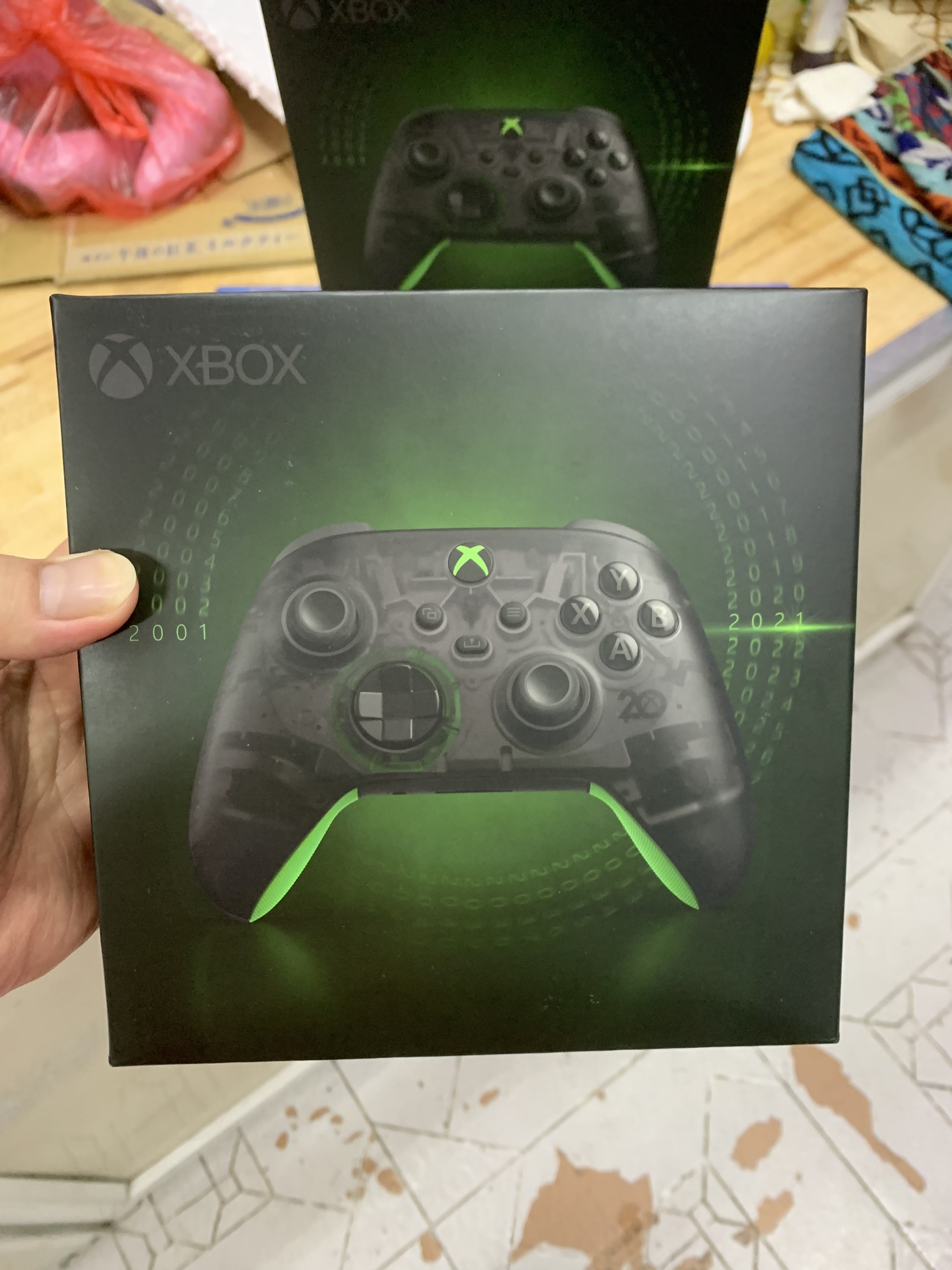 Tay cầm Xbox One X Wireless Controller Series phiên bản đặc biệt 20th Anniversary