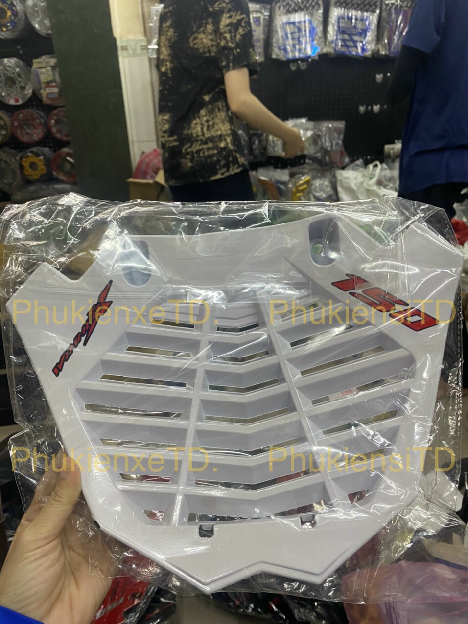 Chắn bùn trước tam giác Winner X V3