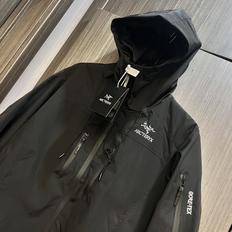 スペシャル 金刺繍 Arc’teryx  Alpha SV 黒 M Arcteryx Alpha SV Jacket 金刺繍 Special Arc'teryx Shadow Alpha SV