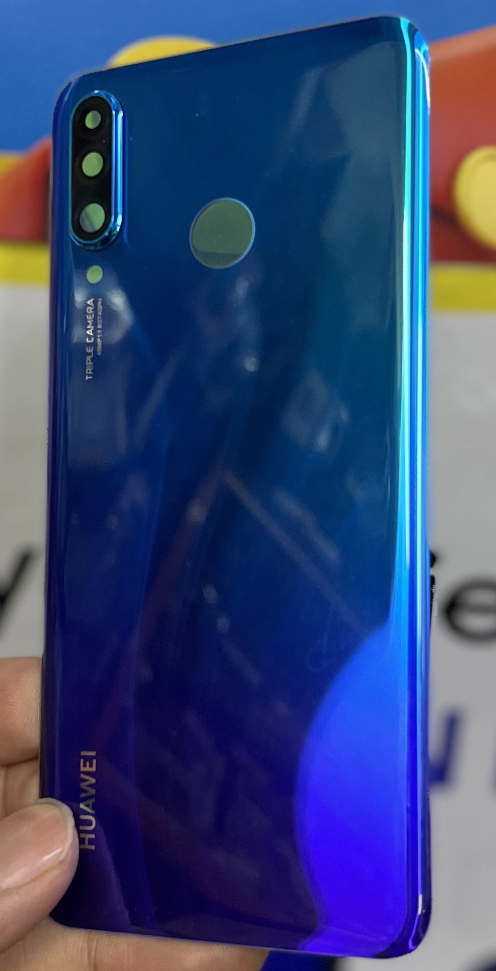 Nắp lưng sau Huawei P30 Lite có kính camera