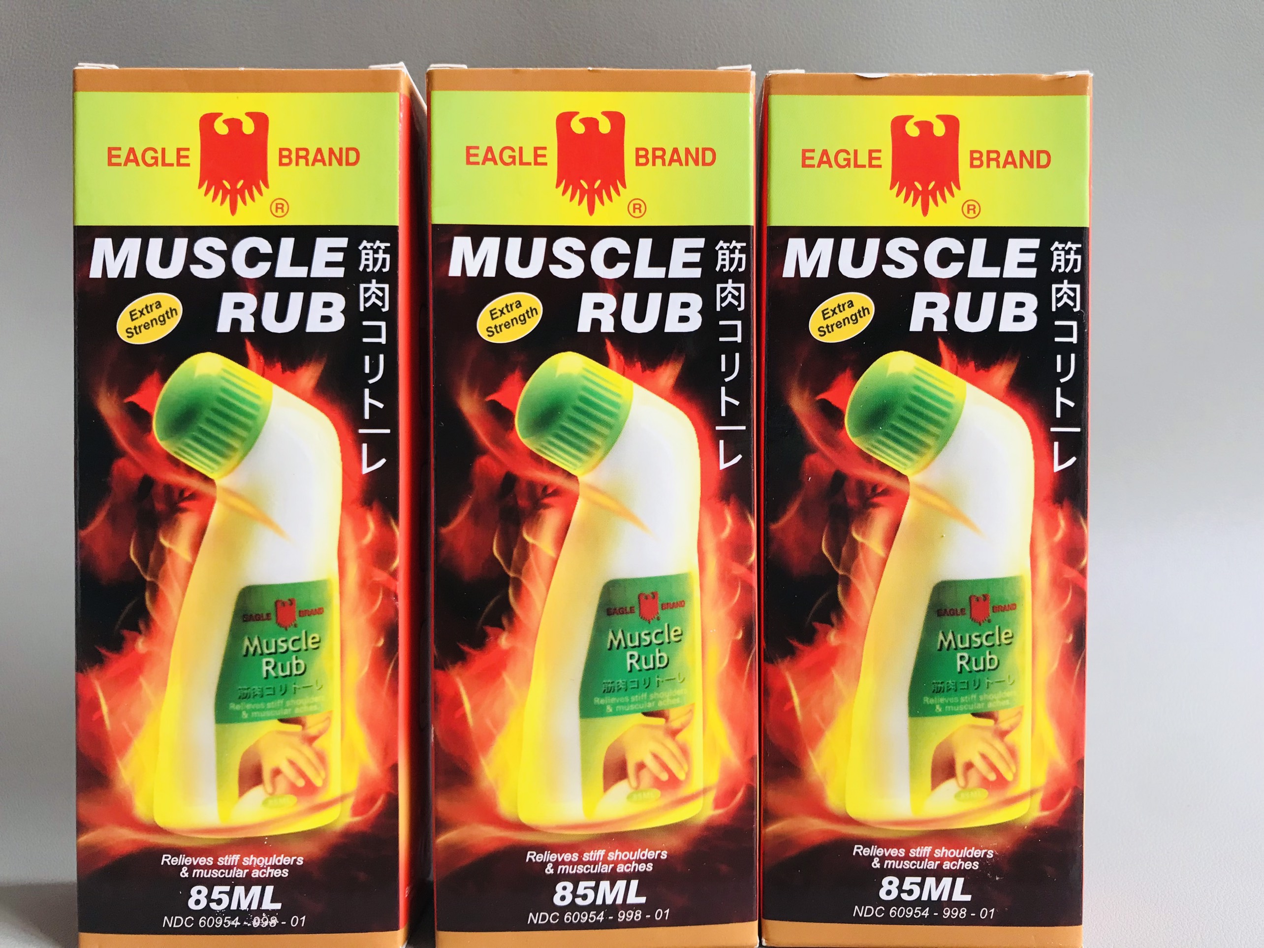 DẦU XOA BÓP HIỆU CON Ó (EAGLE MUSCLE RUB) 85G