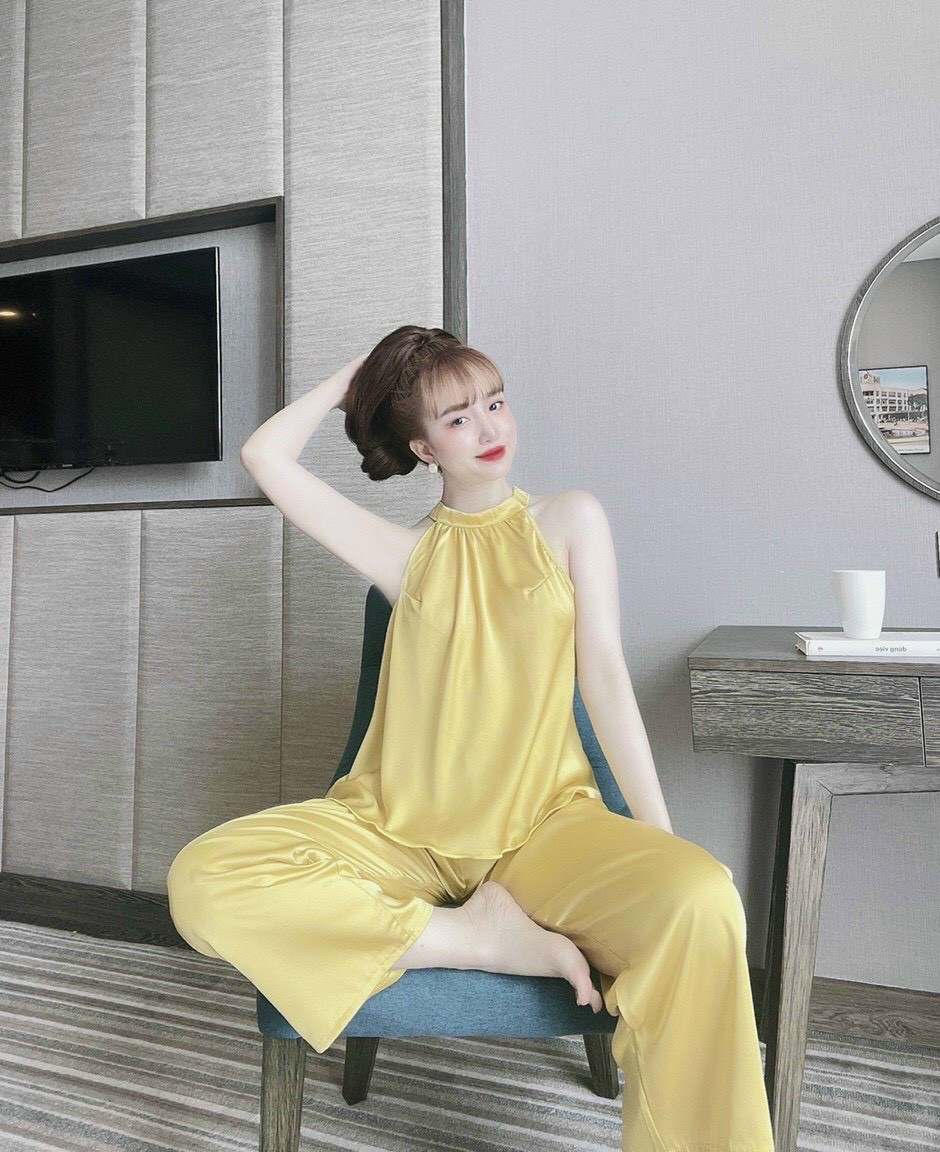 SÉT ÁO YẾM + QUẦN DÀI SATIN
