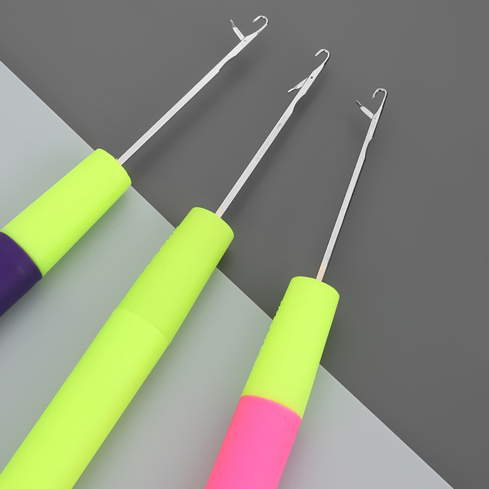 PKGH 2PCS Plastic Handle Dreadlock Crochet Hair Extension Micro Hook Crochet Hook Hair Making Tools Braiding Hair Knitting Hooks for Hair Weaving