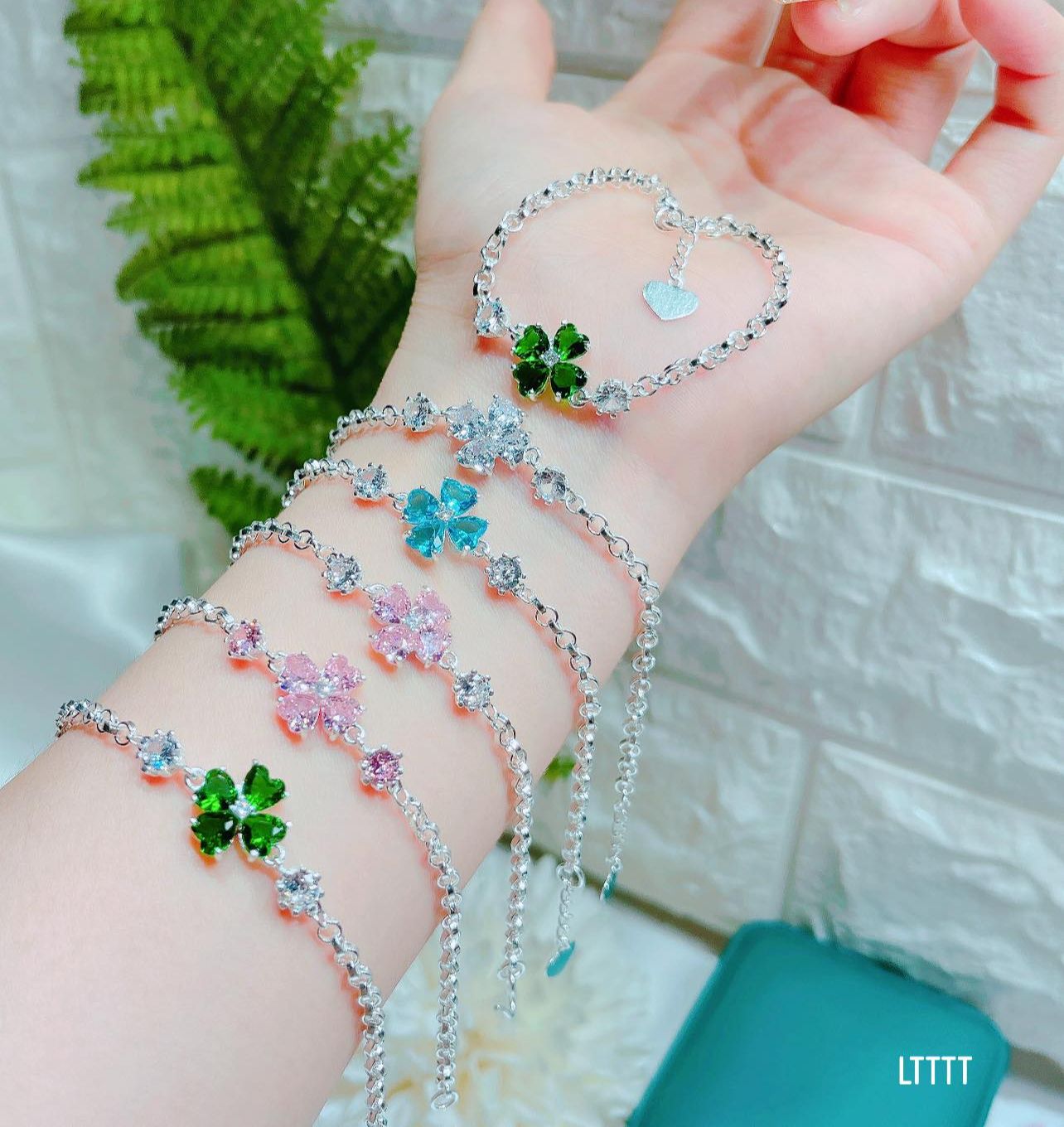 Lắc tay bạc đính đá cỏ bốn lá