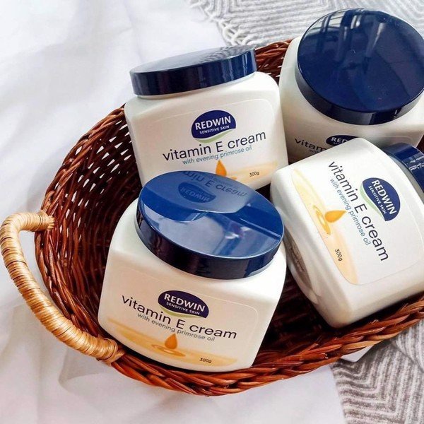 Kem dưỡng da mềm mịn REDWIN Vitamin E Cream 300g Úc