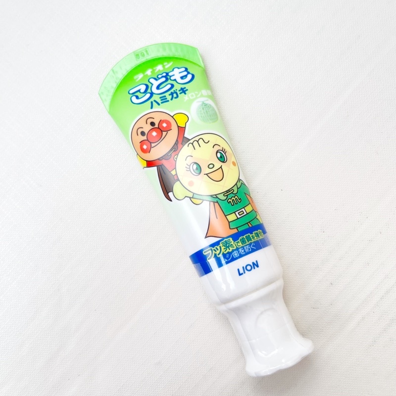 Kem đánh răng Lion Nhật Bản cho bé