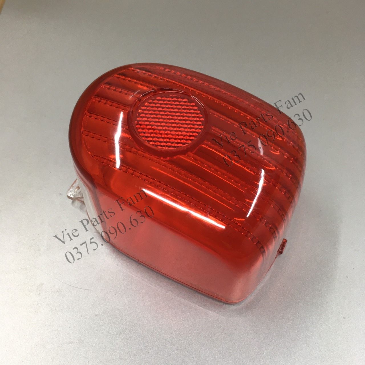 Nắp chụp đèn hậu xe máy Cub 81 đời mới