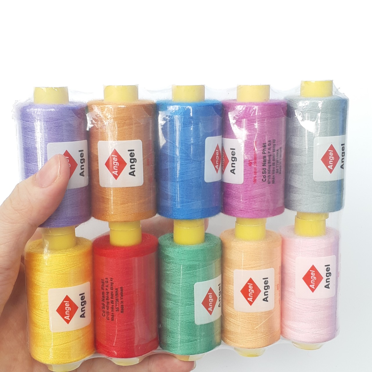 1 Vỉ 10 Cuộn Chỉ Lớn May Vá Quần Áo(Có 3 Loại :TRẮNG ,ĐEN ,ĐỦ MÀU)