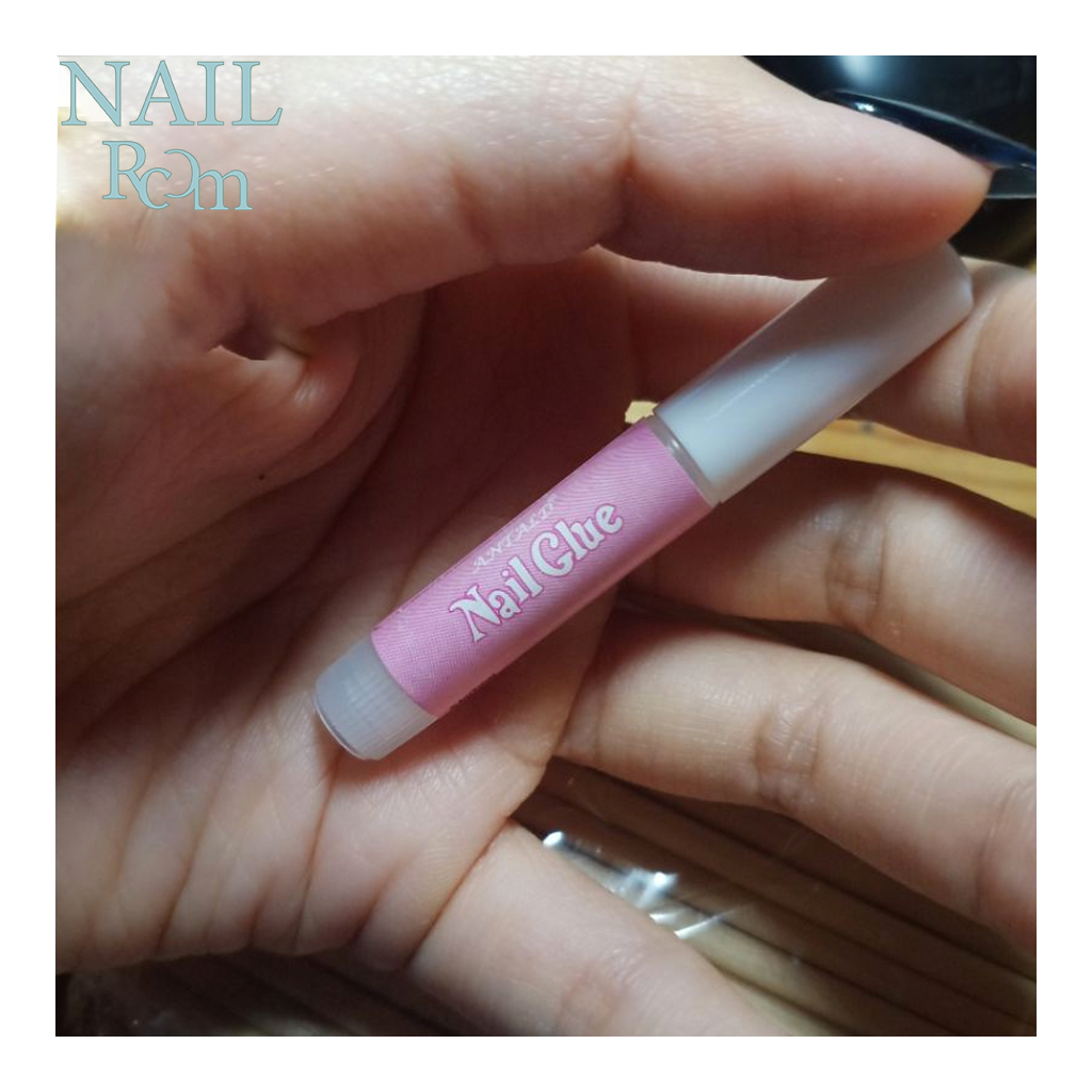 Tuýp keo dán móng giả Nail Glue