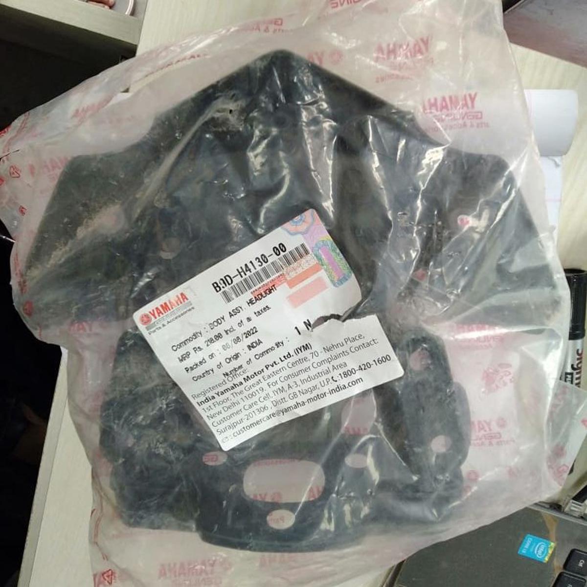 Headlight%20Cowling%20or%20Headlight%20Mask%20Cover%20or%20Headlight%20Inner%20Cover%20for%20Yamaha%20MT15%20V1%20&%20MT15%20V2%20Bike%20-%20Image%203