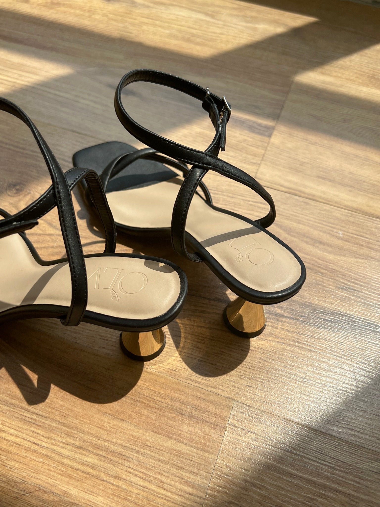 OLV - Giày Cross Strappy Heels
