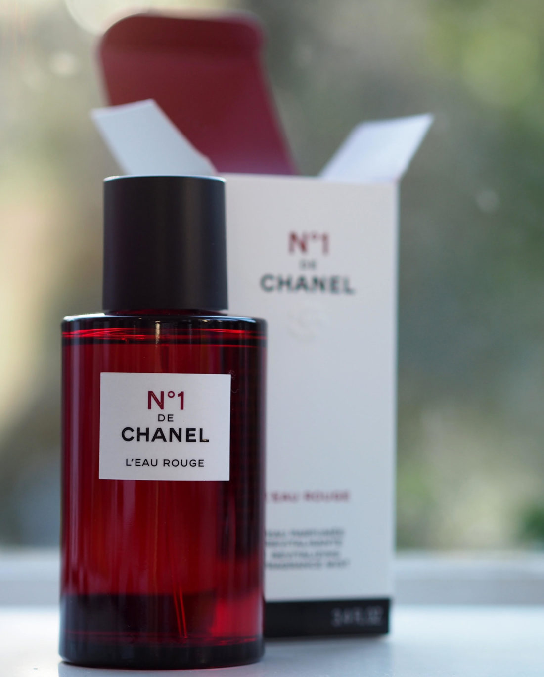 Authentic N°1 de Chanel L'Eau Rouge, Beauty & Personal Care, Fragrance &  Deodorants on Carousell