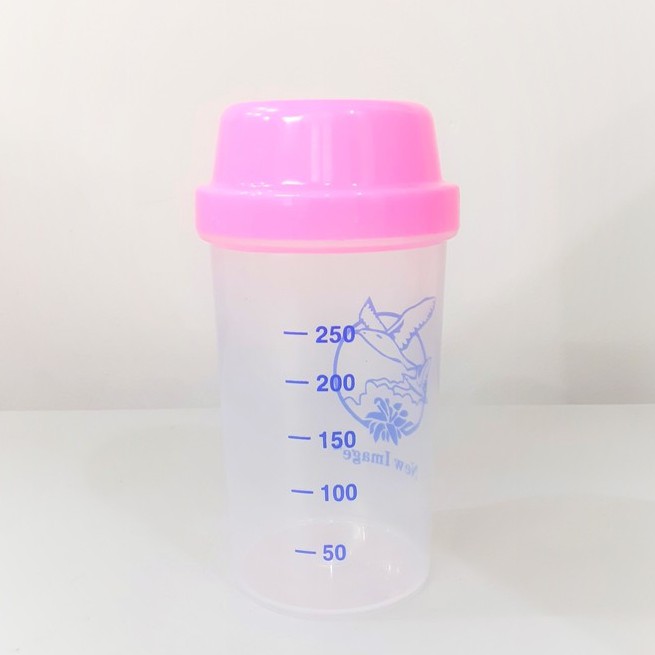 Bình lắc sữa non Alpha Lipid có chia vạch