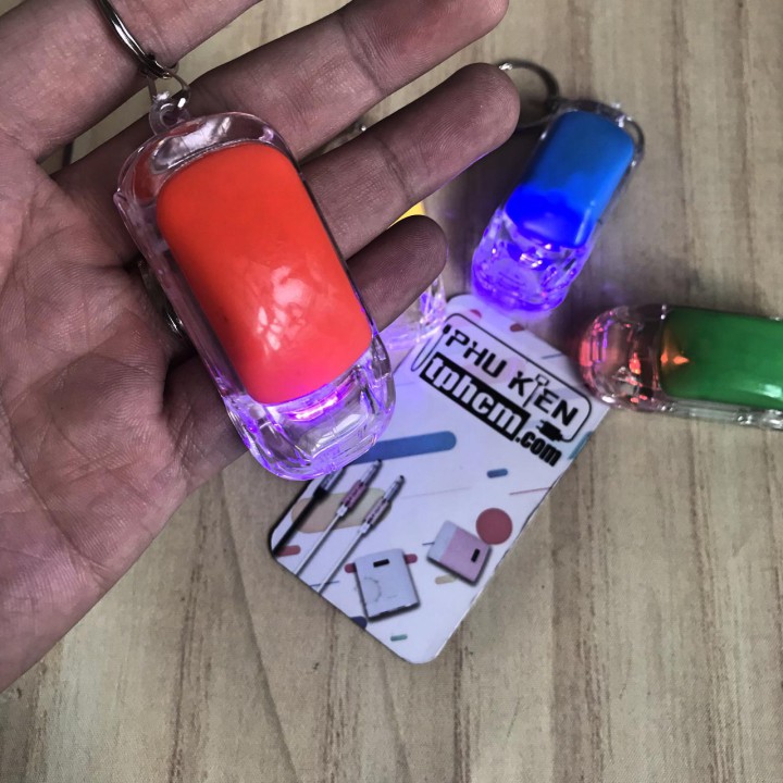 Móc khóa Xe hơi Có đèn Led Xanh - Đỏ