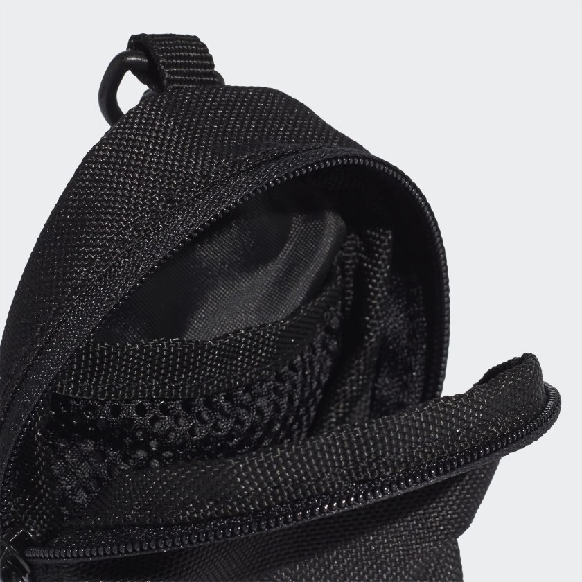Móc khóa ADlDAS 3-Stripes Tiny Classic Bag Black FU1112 Black