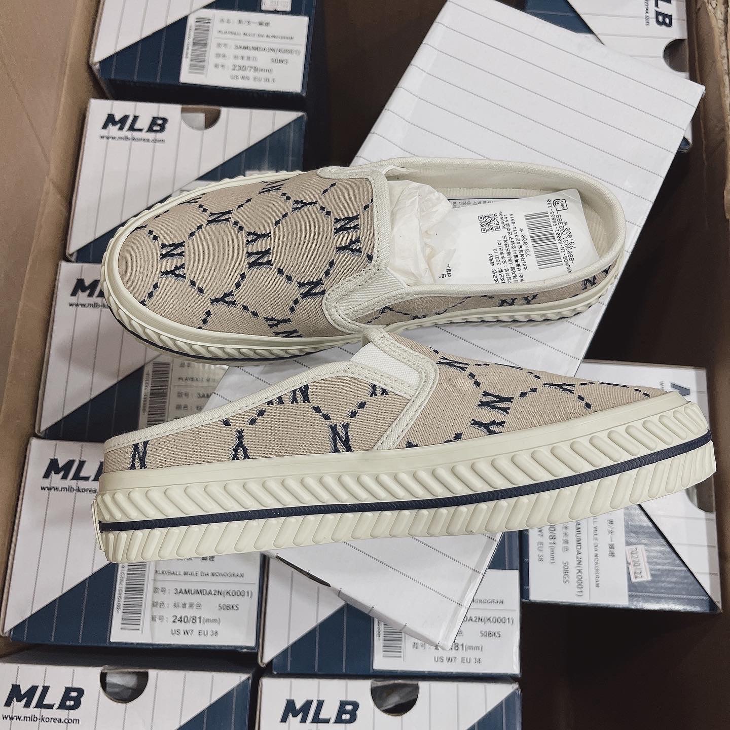 Giày Mlb Đạp Gót Mule Monogram Diamond -  Mule New York Yankees