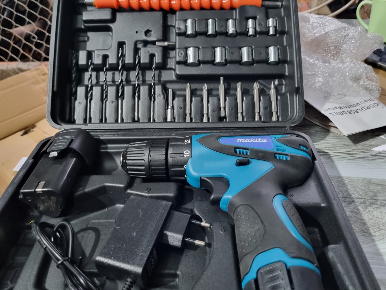 May khoan bắt vít makita pin 12V (kèm 2pin)
