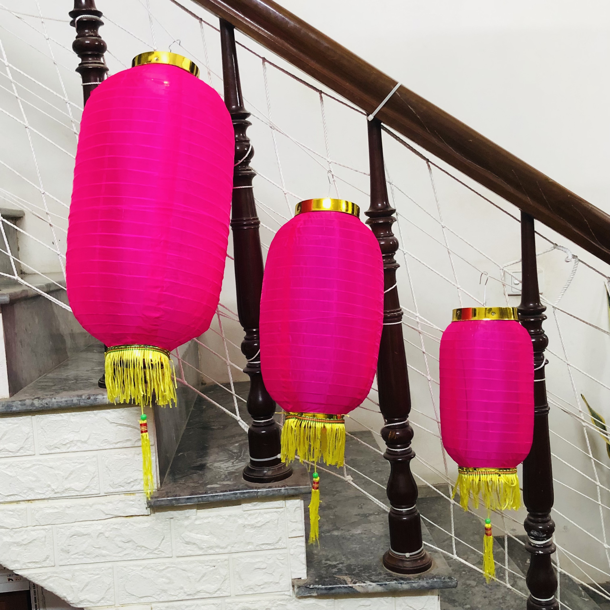 Đèn lồng đỏ hình trụ có tua 25 * 50 cm
