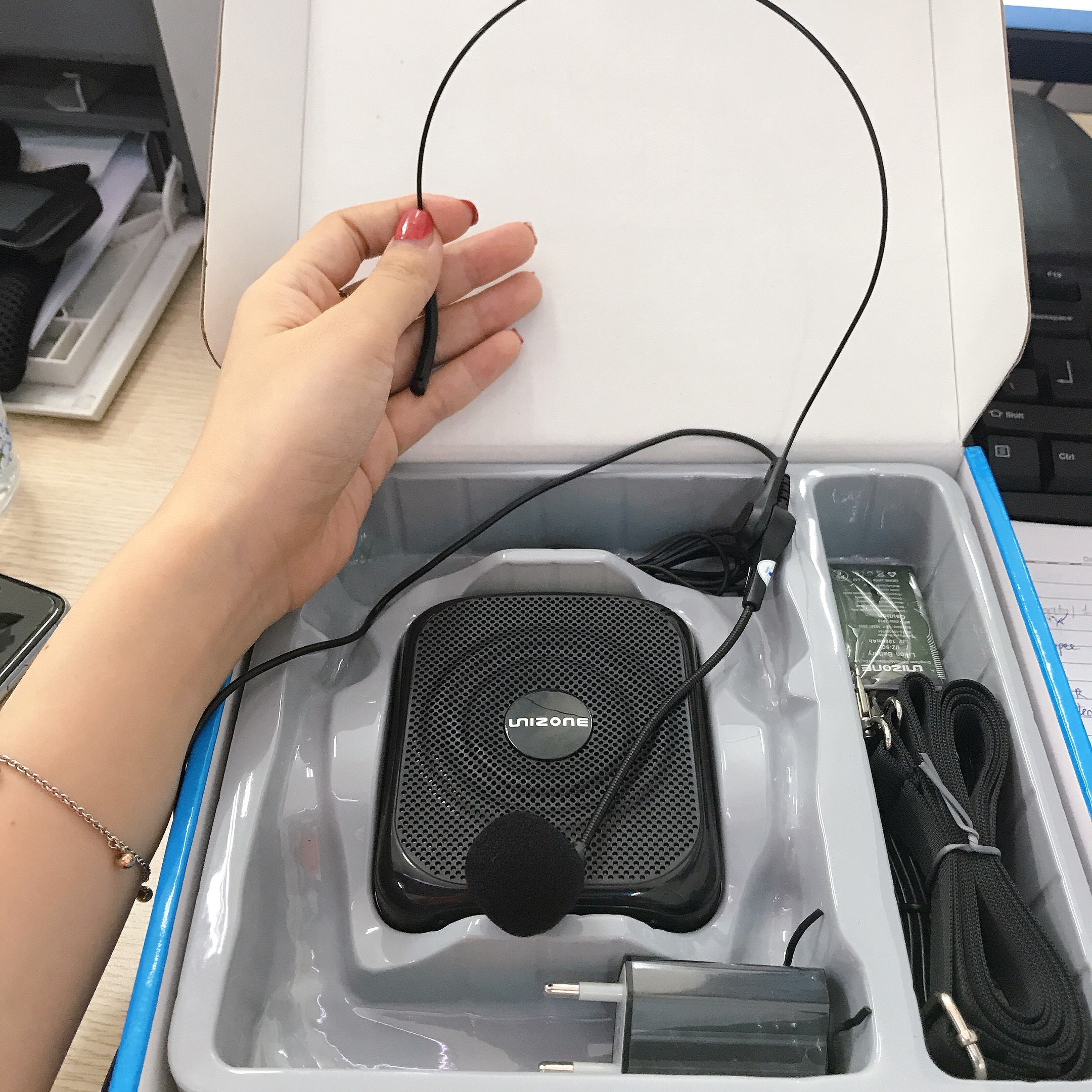 Máy trợ giảng Unizone  UZ-9088s